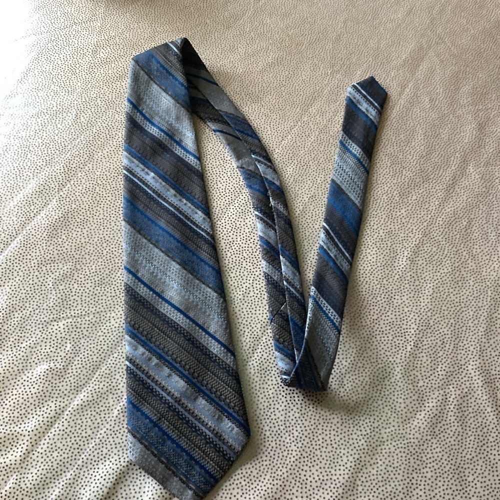 VINTAGE Youngs by damon men's tie
